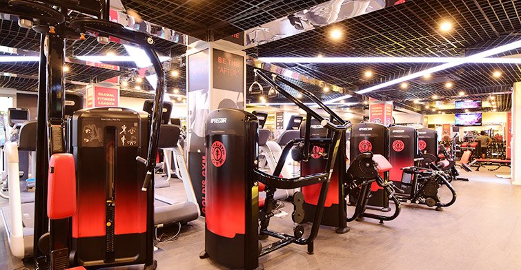 Gold's Gym, Model Colony